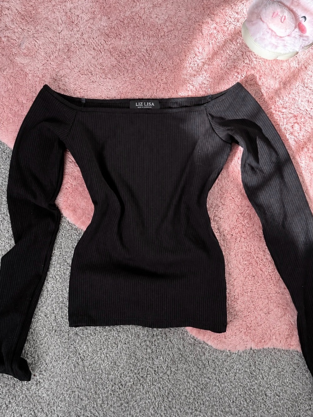 LIZ LISA Black Off-Shoulder Top